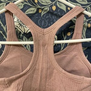 Lululemon tank size 2